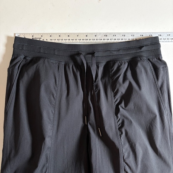 Lululemon Dance Studio Relaxed-Fit Mid-Rise Cargo Jogger Pants - Women's Size M - Picture 6 of 7